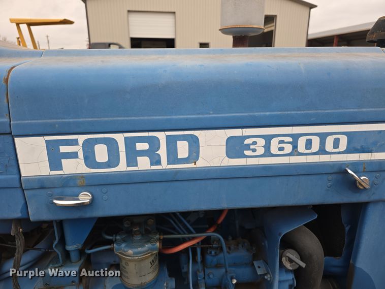image for item EH8678 1977 Ford 3600 tractor