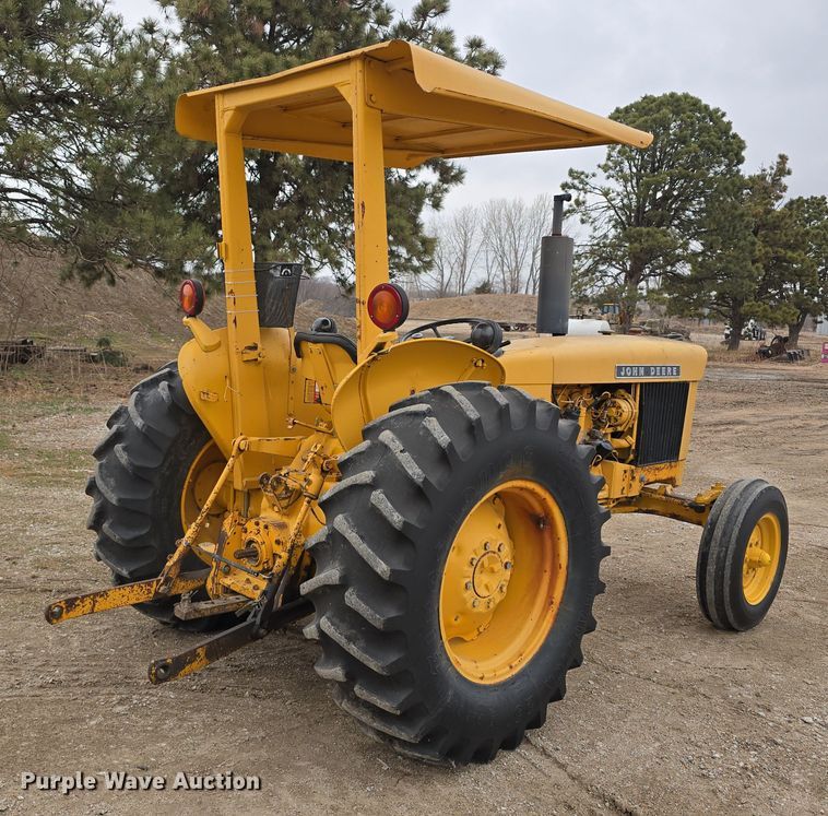 image for item EH8679 1975 John Deere 401B tractor