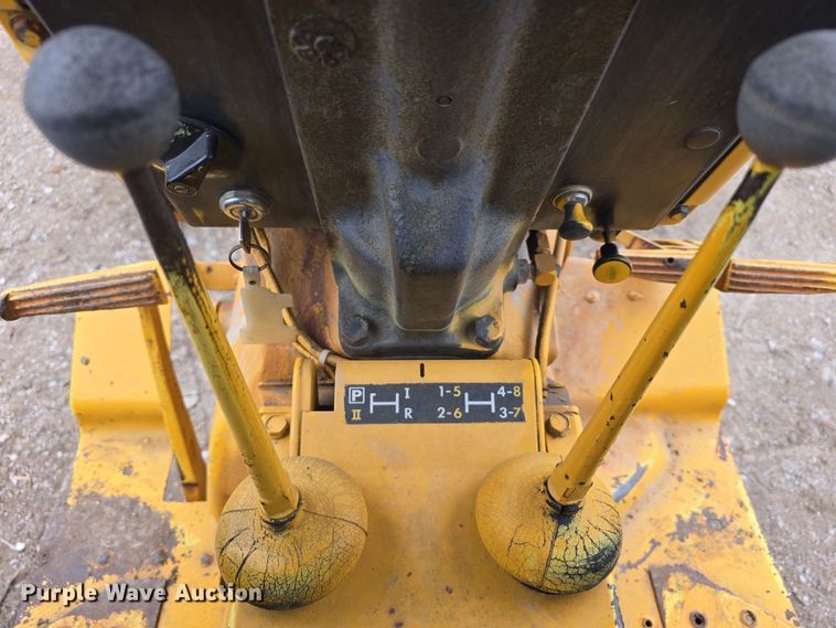 image for item EH8679 1975 John Deere 401B tractor