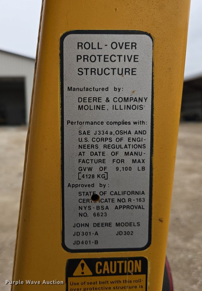 image for item EH8679 1975 John Deere 401B tractor