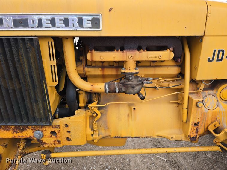 image for item EH8679 1975 John Deere 401B tractor