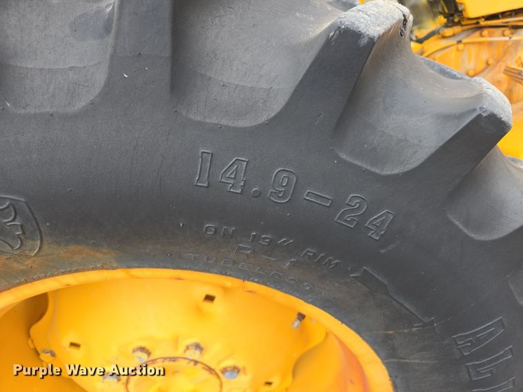 image for item EH8679 1975 John Deere 401B tractor