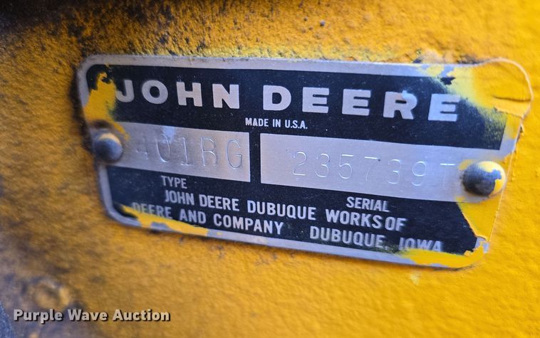 image for item EH8679 1975 John Deere 401B tractor