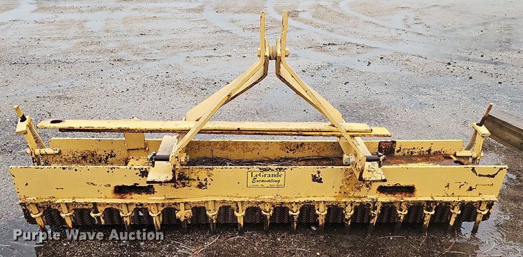 image for item EH8682 Ag equipment