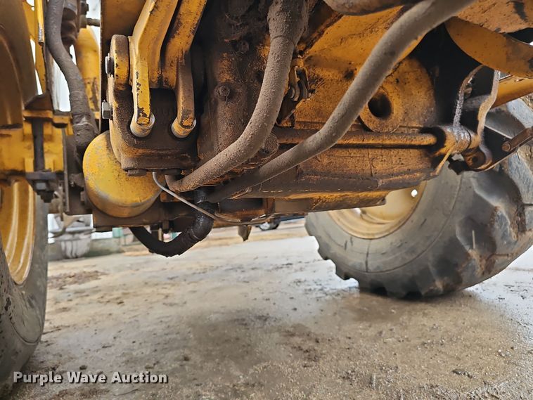 image for item EH8686 1980 John Deere 401C tractor