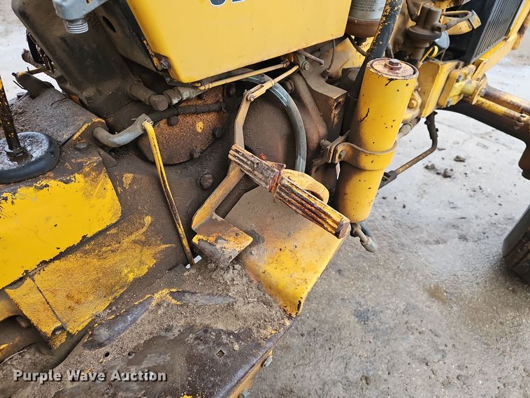 image for item EH8686 1980 John Deere 401C tractor