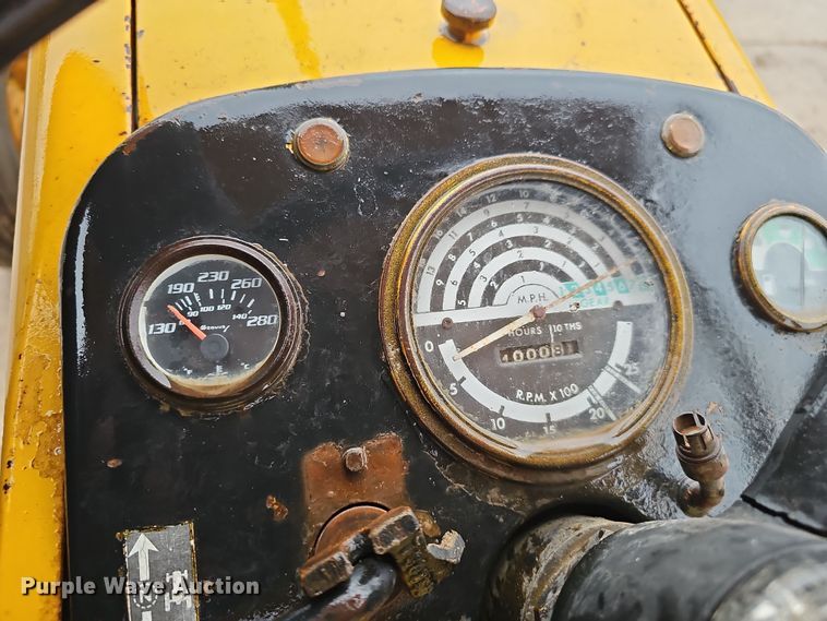 image for item EH8686 1980 John Deere 401C tractor