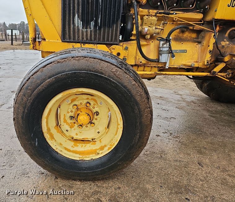 image for item EH8686 1980 John Deere 401C tractor