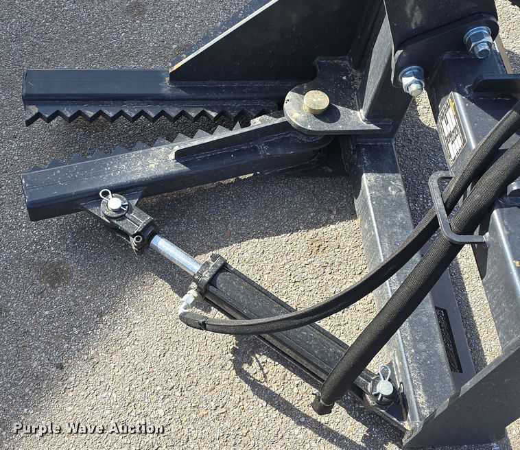 image for item EH8730 2024 Land Honor TP2-13-08D skid steer post puller