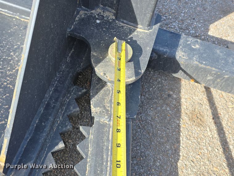 image for item EH8730 2024 Land Honor TP2-13-08D skid steer post puller