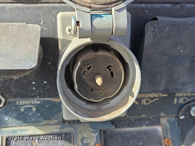 image for item EH8743 Red-D-Arc Welderentals DX450 welder/generator