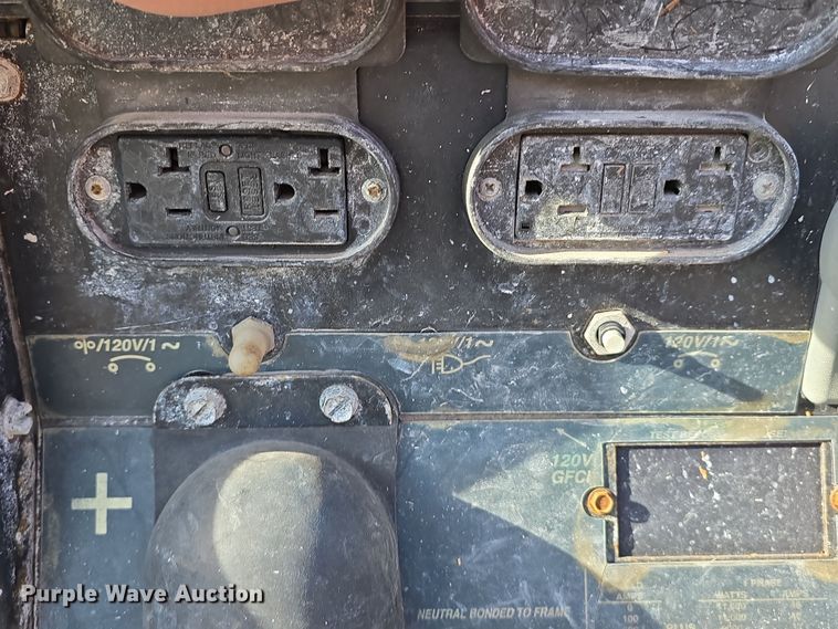 image for item EH8743 Red-D-Arc Welderentals DX450 welder/generator