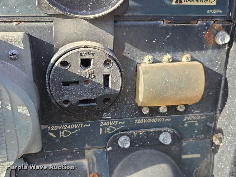 image for item EH8743 Red-D-Arc Welderentals DX450 welder/generator