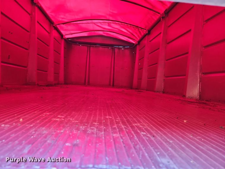 image for item EI8842 1977 International Harvester F-1800 grain truck