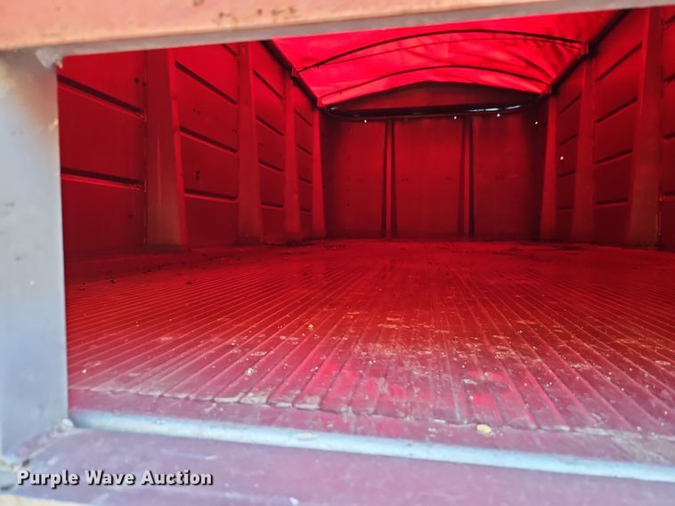 image for item EI8842 1977 International Harvester F-1800 grain truck