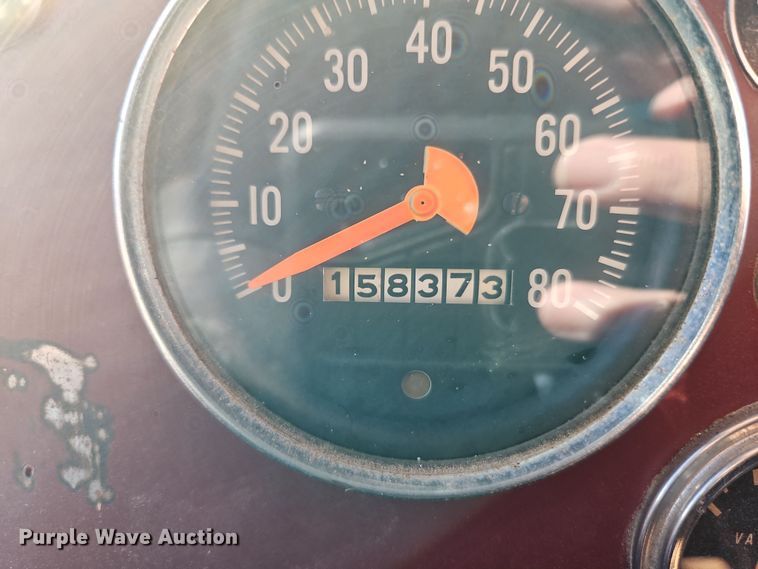 image for item EI8842 1977 International Harvester F-1800 grain truck