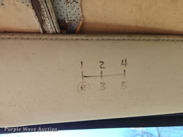 image for item EI8842 1977 International Harvester F-1800 grain truck