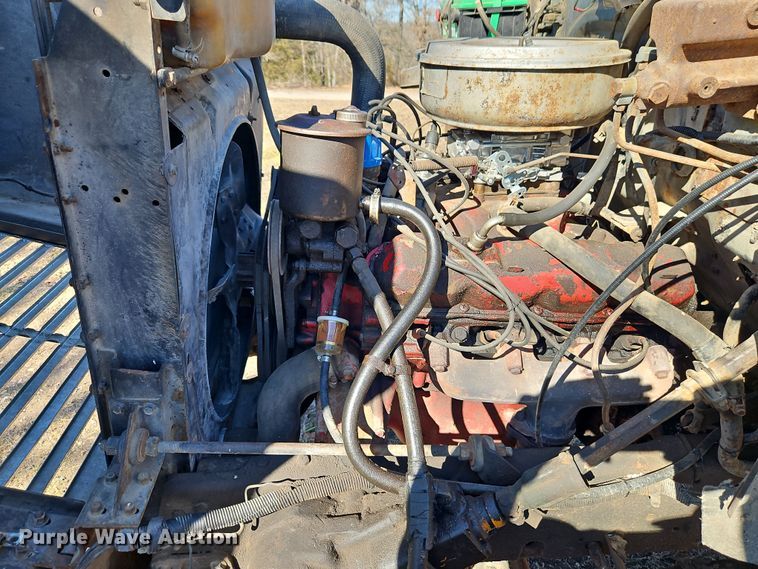 image for item EI8842 1977 International Harvester F-1800 grain truck