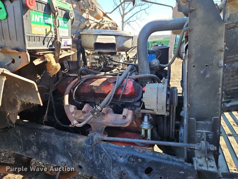 image for item EI8842 1977 International Harvester F-1800 grain truck