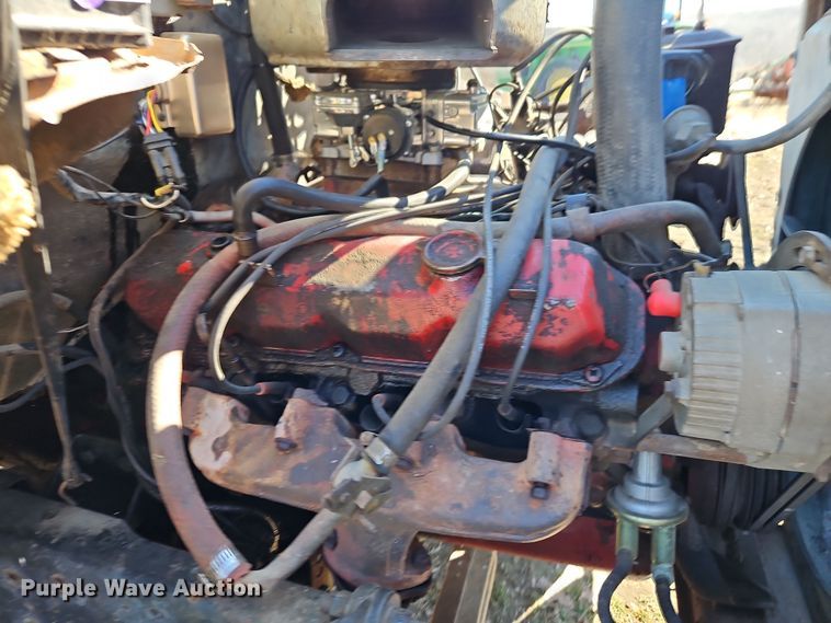 image for item EI8842 1977 International Harvester F-1800 grain truck