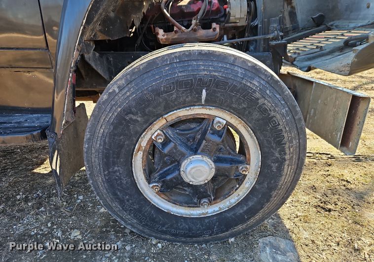 image for item EI8842 1977 International Harvester F-1800 grain truck