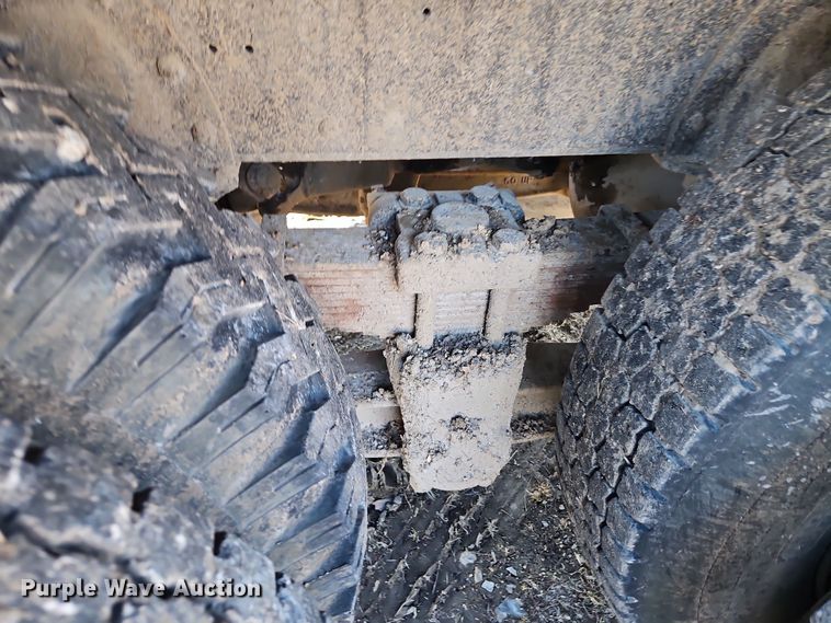 image for item EI8842 1977 International Harvester F-1800 grain truck