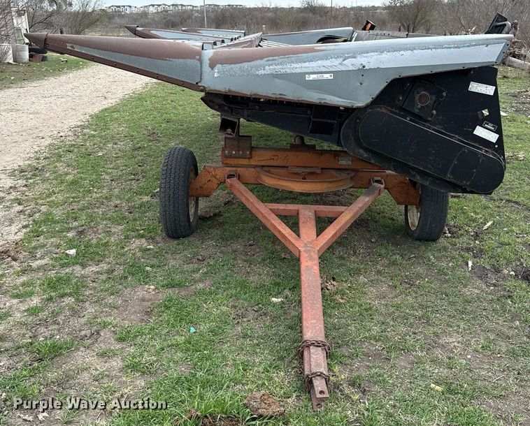 image for item EJ3496 Agco 830 corn head