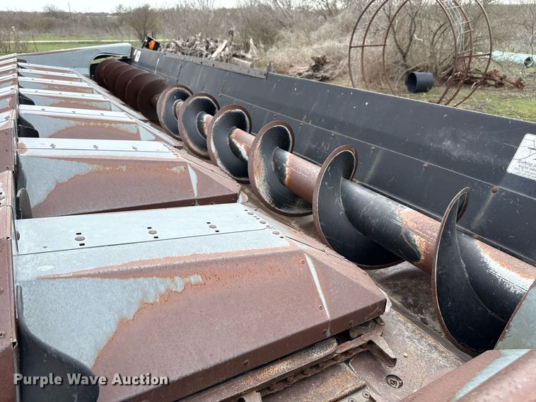 image for item EJ3496 Agco 830 corn head