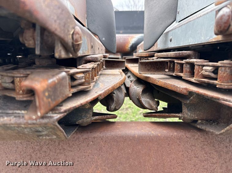 image for item EJ3496 Agco 830 corn head