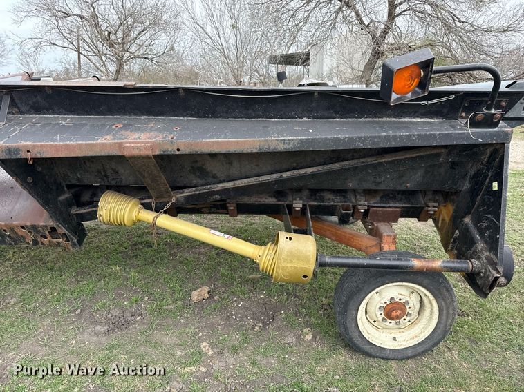 image for item EJ3496 Agco 830 corn head