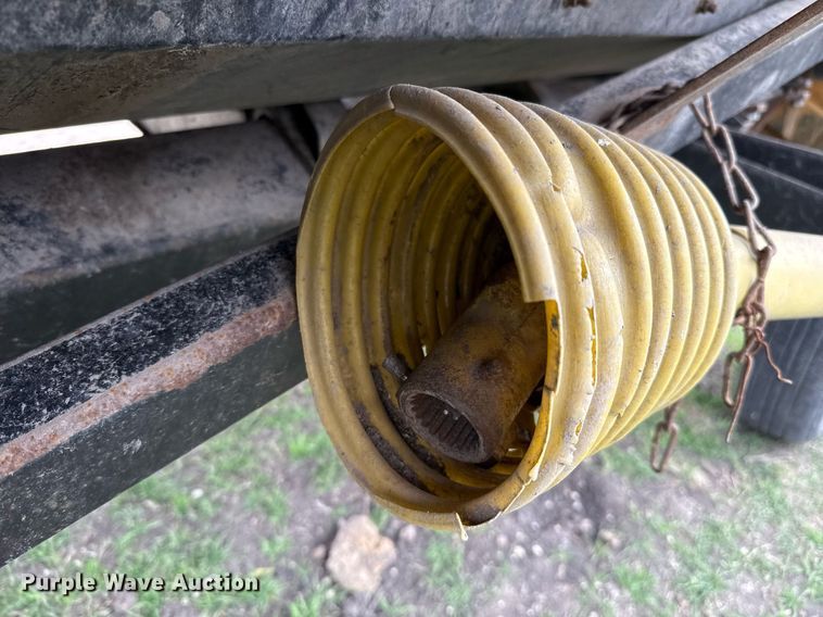 image for item EJ3496 Agco 830 corn head