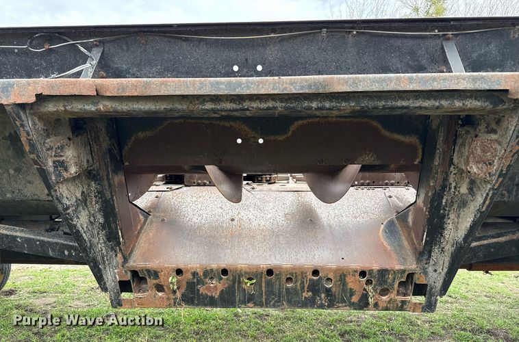 image for item EJ3496 Agco 830 corn head