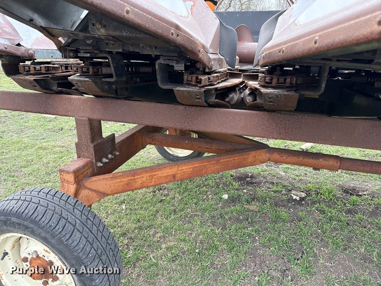 image for item EJ3496 Agco 830 corn head