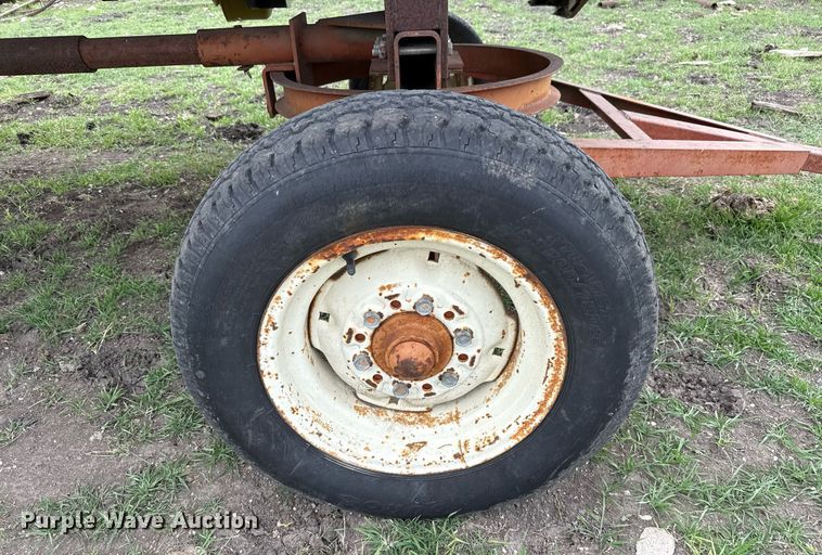 image for item EJ3496 Agco 830 corn head