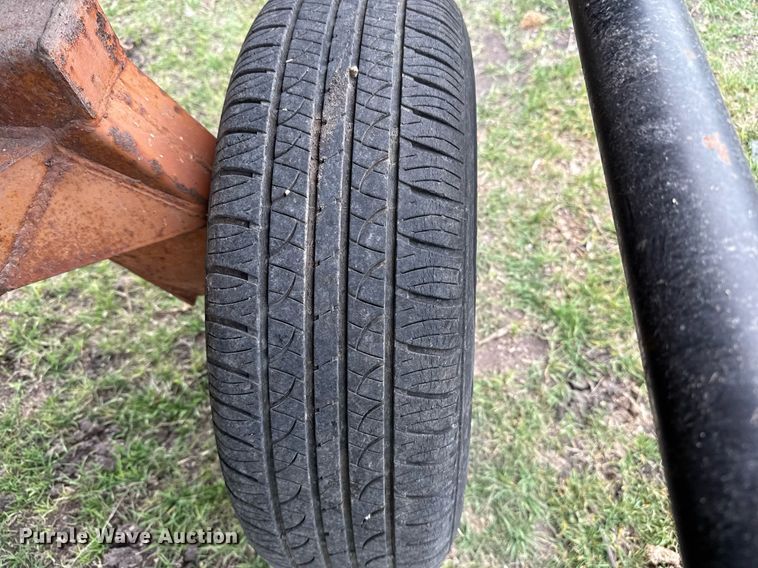 image for item EJ3496 Agco 830 corn head