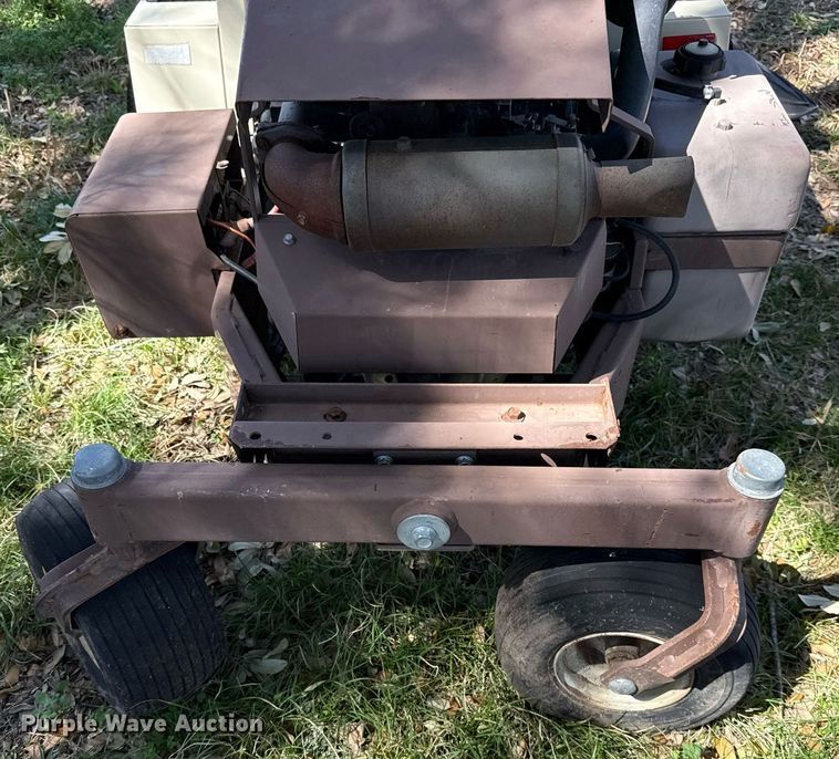 image for item EJ3511 Grasshopper 721 ZTR lawn mower