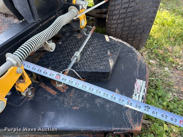 image for item EJ3515 2006 Cub Cadet M60–KH ZTR lawn mower