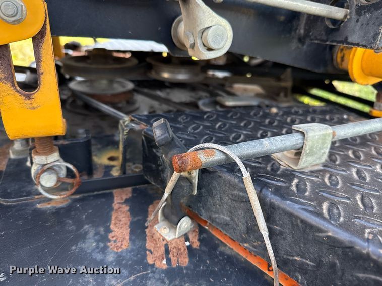 image for item EJ3515 2006 Cub Cadet M60–KH ZTR lawn mower