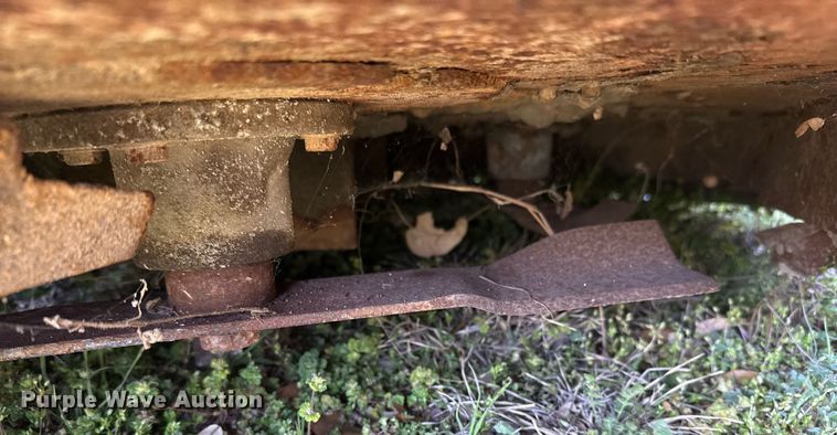 image for item EJ3515 2006 Cub Cadet M60–KH ZTR lawn mower