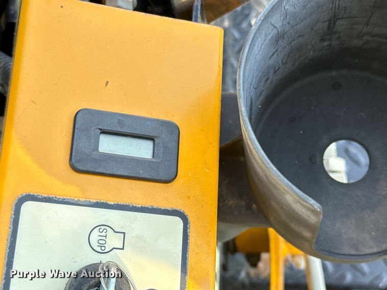 image for item EJ3515 2006 Cub Cadet M60–KH ZTR lawn mower