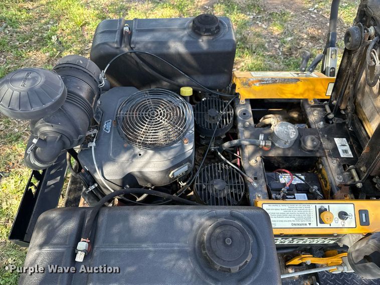 image for item EJ3515 2006 Cub Cadet M60–KH ZTR lawn mower