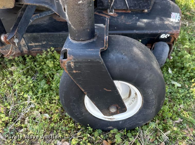 image for item EJ3515 2006 Cub Cadet M60–KH ZTR lawn mower