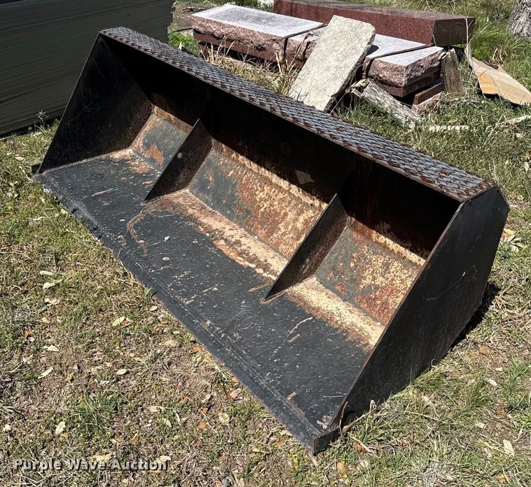 image for item EJ3516 Skid steer bucket