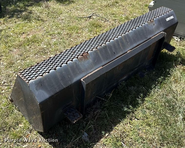 image for item EJ3516 Skid steer bucket