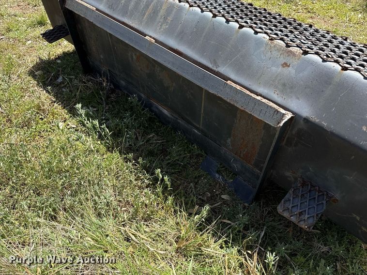 image for item EJ3516 Skid steer bucket