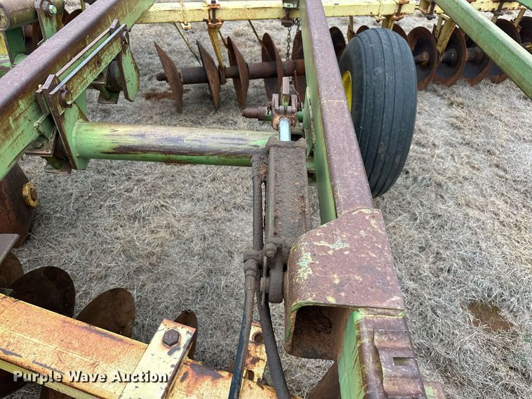 image for item EK0423 John Deere T0230 double off-set disk