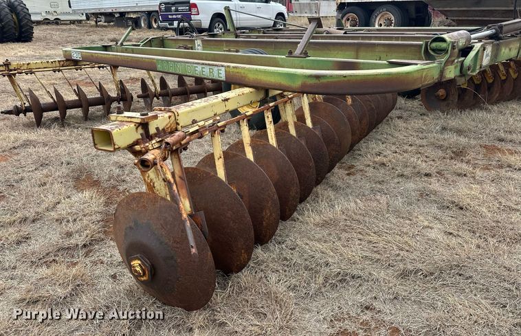 image for item EK0423 John Deere T0230 double off-set disk