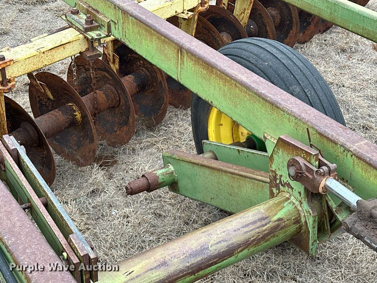 image for item EK0423 John Deere T0230 double off-set disk