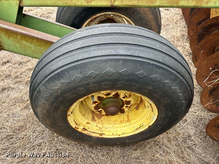 image for item EK0423 John Deere T0230 double off-set disk