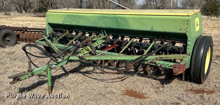 image for item EK0432 John Deere 8300 grain drill